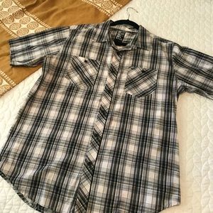 Billabong Plaid Short Sleeve Button Down Shirt